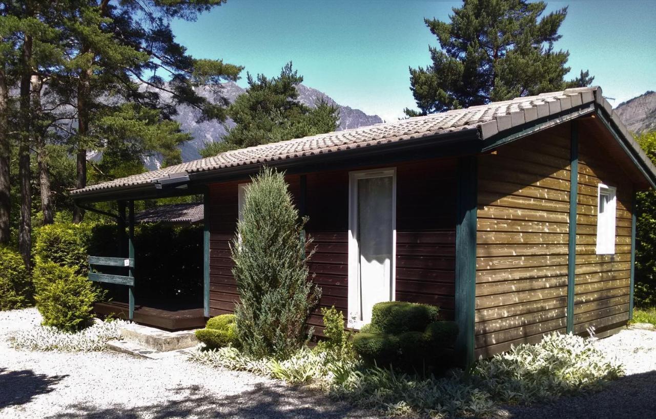 Camping La Cascade Villa Le Bourg-d'Oisans Exterior photo