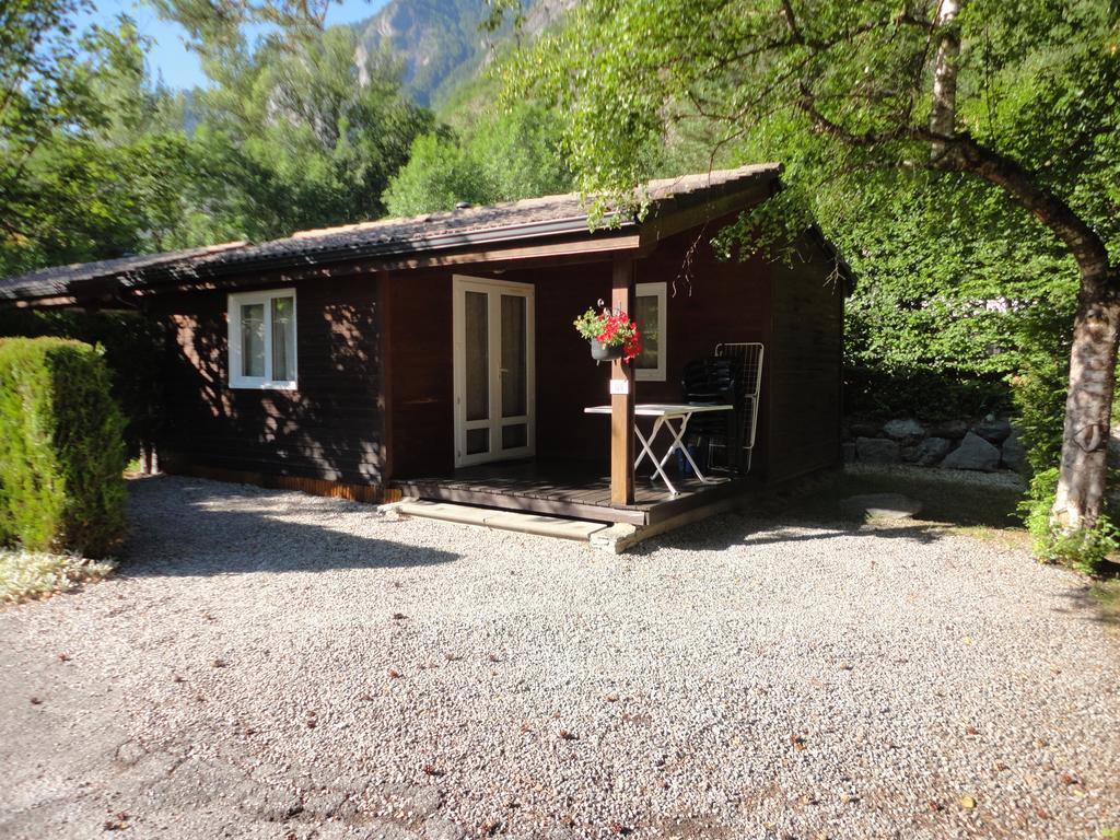 Camping La Cascade Villa Le Bourg-d'Oisans Exterior photo