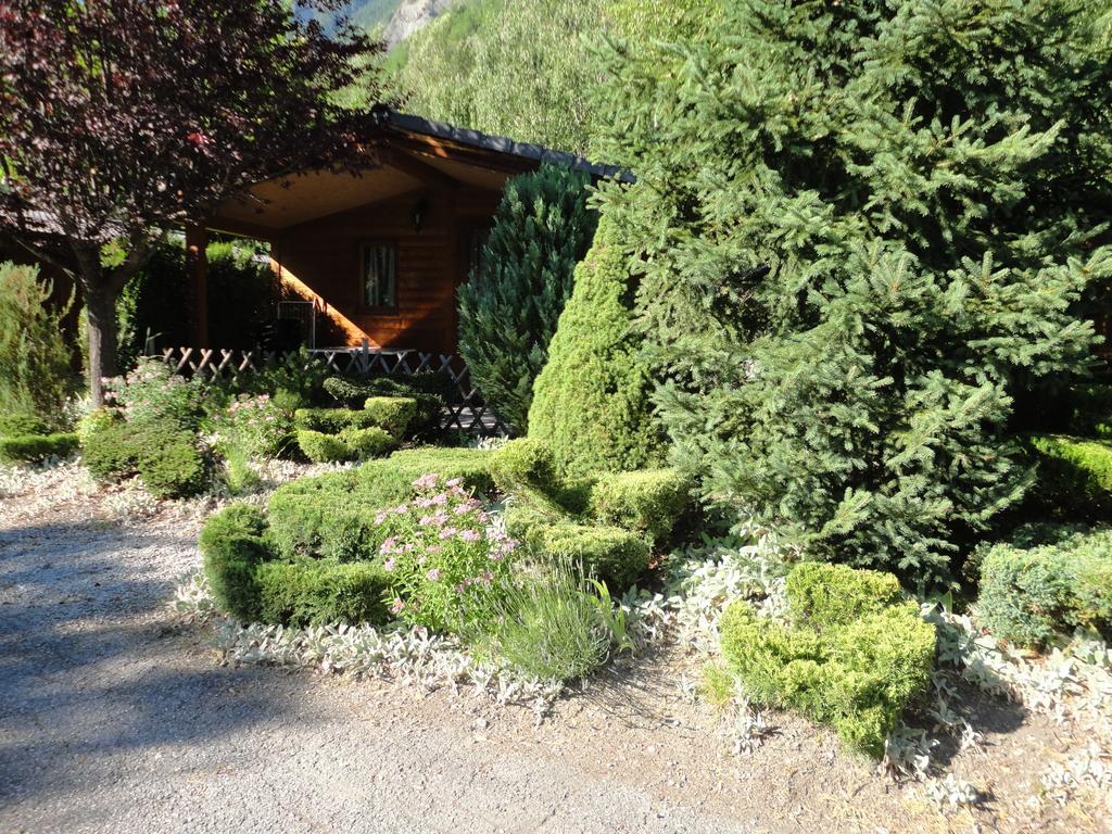 Camping La Cascade Villa Le Bourg-d'Oisans Exterior photo